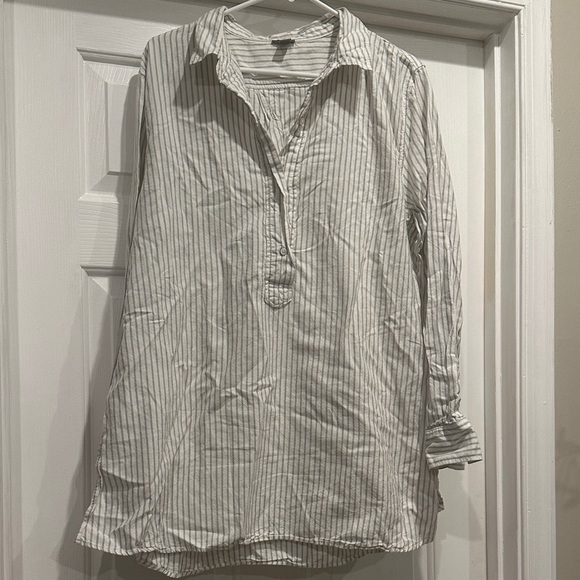 aerie Tops - Aerie white and grey striped tunic